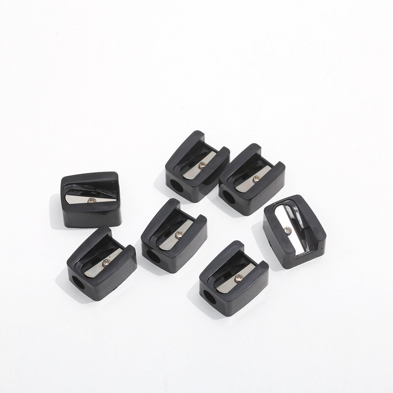 黒いプラスチックの眉毛の筆の鉛筆の刀の木の竿の眉毛の筆のシーラーのアイライナーの唇の線のペンの専用の鉛筆の神器を削ります。|undefined