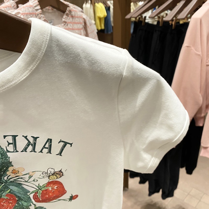 Camiseta corta retro de algodón para mujer, top corto ajustado de manga corta a la moda, estilo dulce y picante, sexy para el verano. image 4