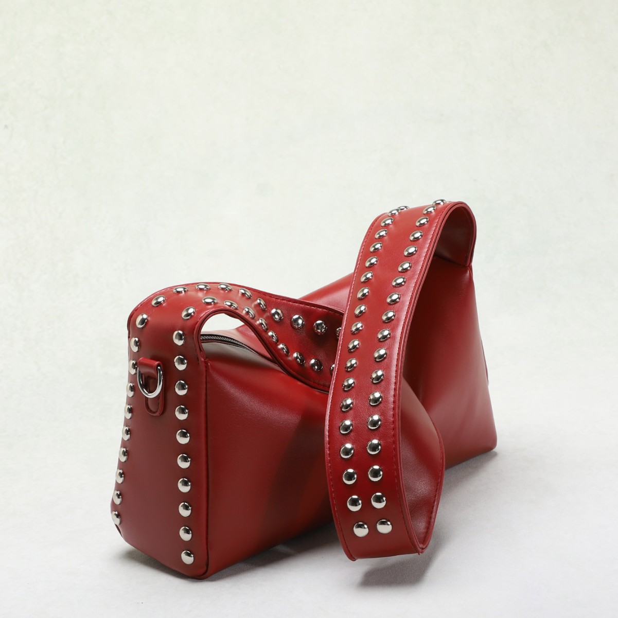 Borsa a spalla trendy con borchie per donna stile punk europeo_voghion.com