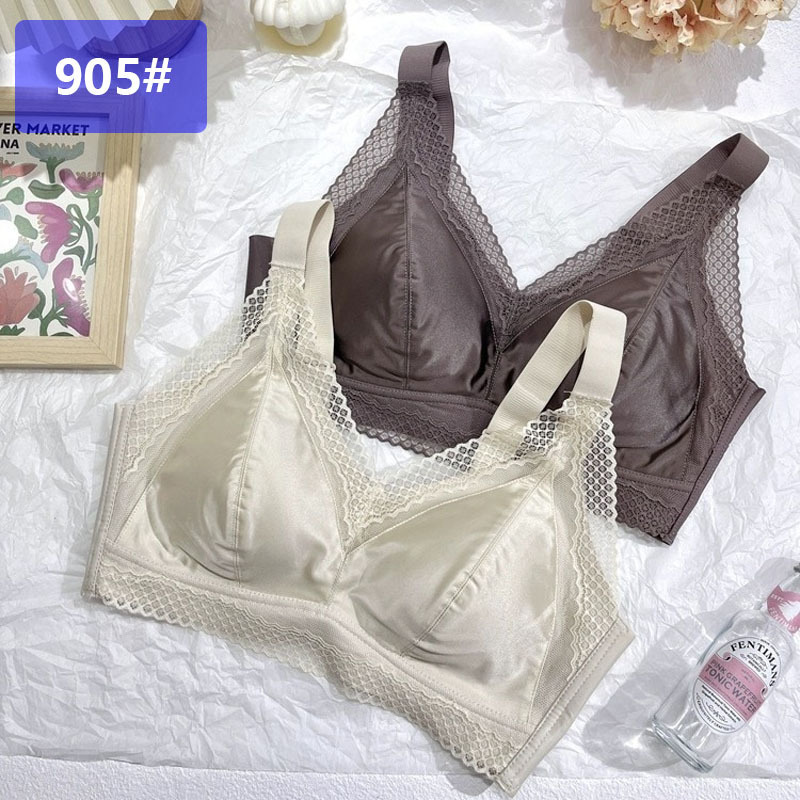 905下着の女性の大きい胸は小さくて、垂れ下がることを防止します。|undefined