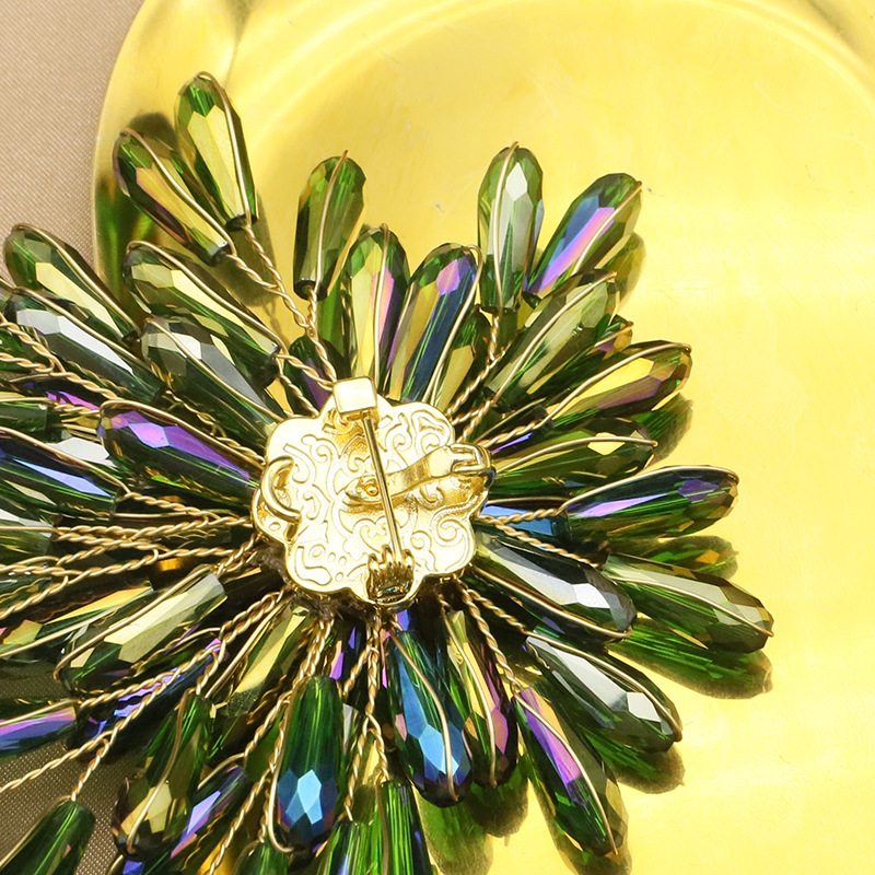 Broche de perlas naturales de alta calidad de nicho azul-verde Chapado en color de doble uso broche de alta gama estilo retro Chanel venta al por mayor