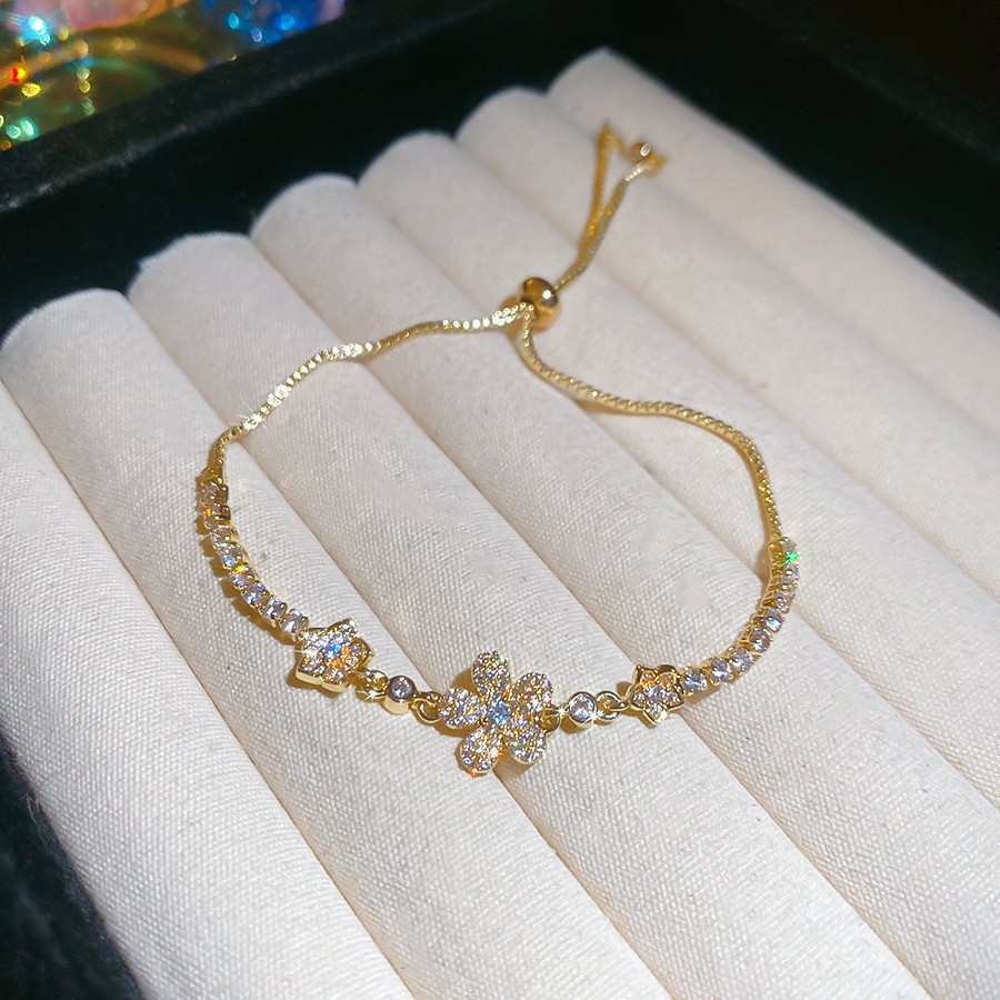 Golden bracelet, flowered