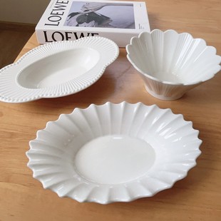 Japanese-style Ceramic Bucket Bowl Classical Anaglyph Clover Salad Plate Pudding Boat Lace Storage Decorative Plate