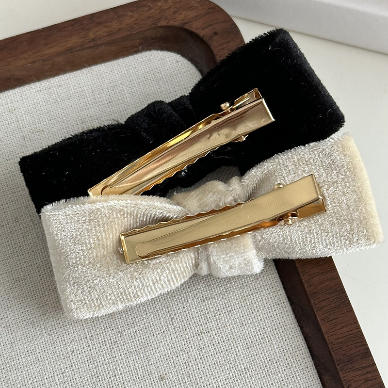 Fermaglio per capelli con fiocco in velluto stile francese_voghion.com