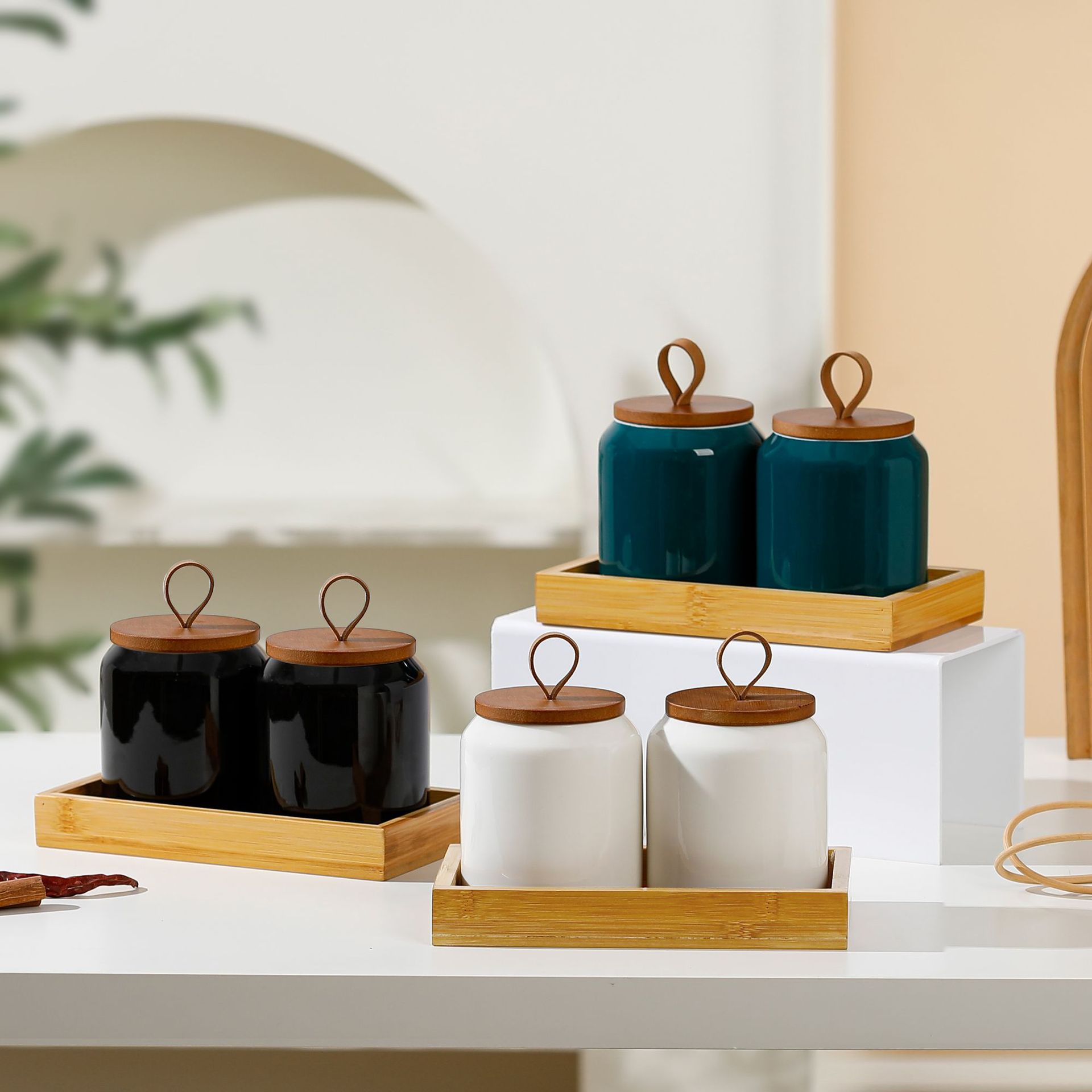 Cerámica de estilo nórdico simple condimento frasco de cocina ligera de lujo acompañante regalo botella de sabor comercio exterior sal MSG utensilios de alto valor nominal