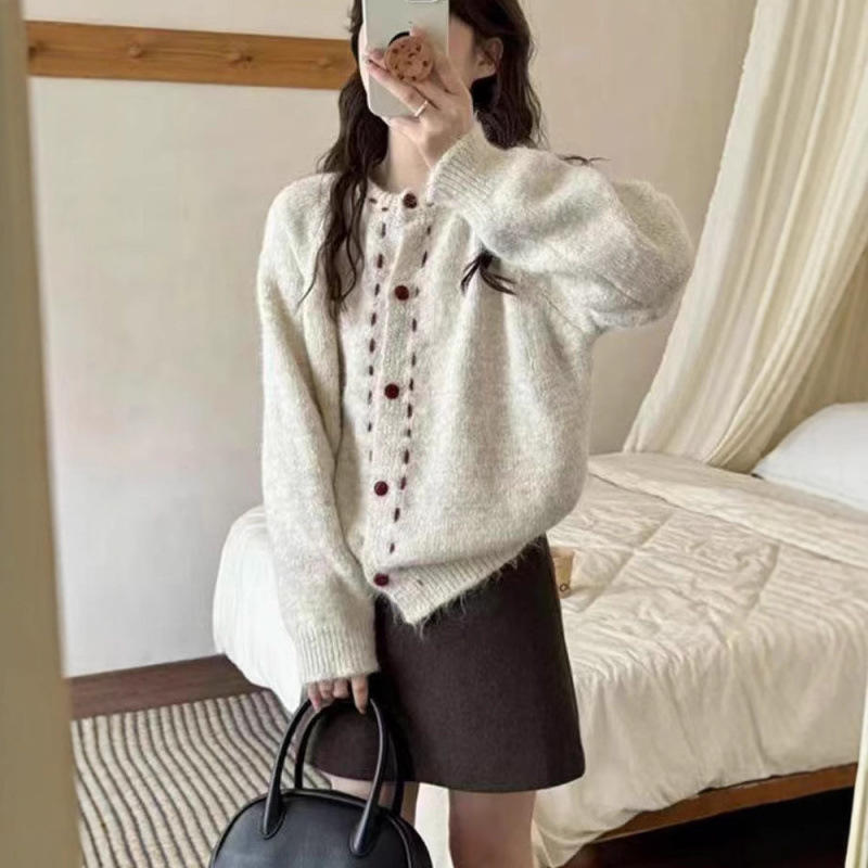 Autumn and Winter New Korean Style High-End Hand-Stitched Round Neck Sweater Jacket Women's Knitted Cardigan Design Top