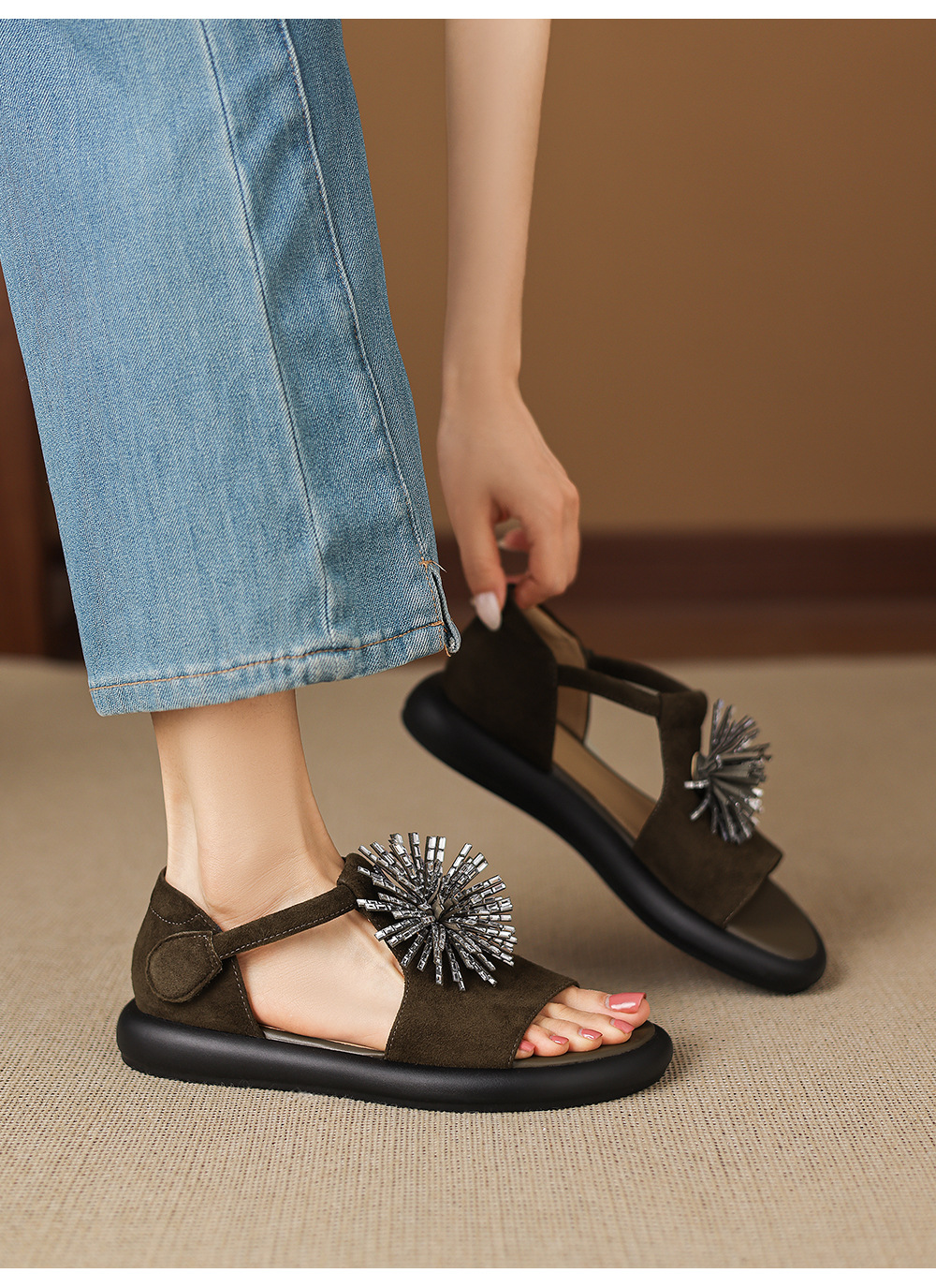 Sandal hở mũi nữ đế dày da cừu đính đá pháo hoa — màu xanh đậm chi tiết 24