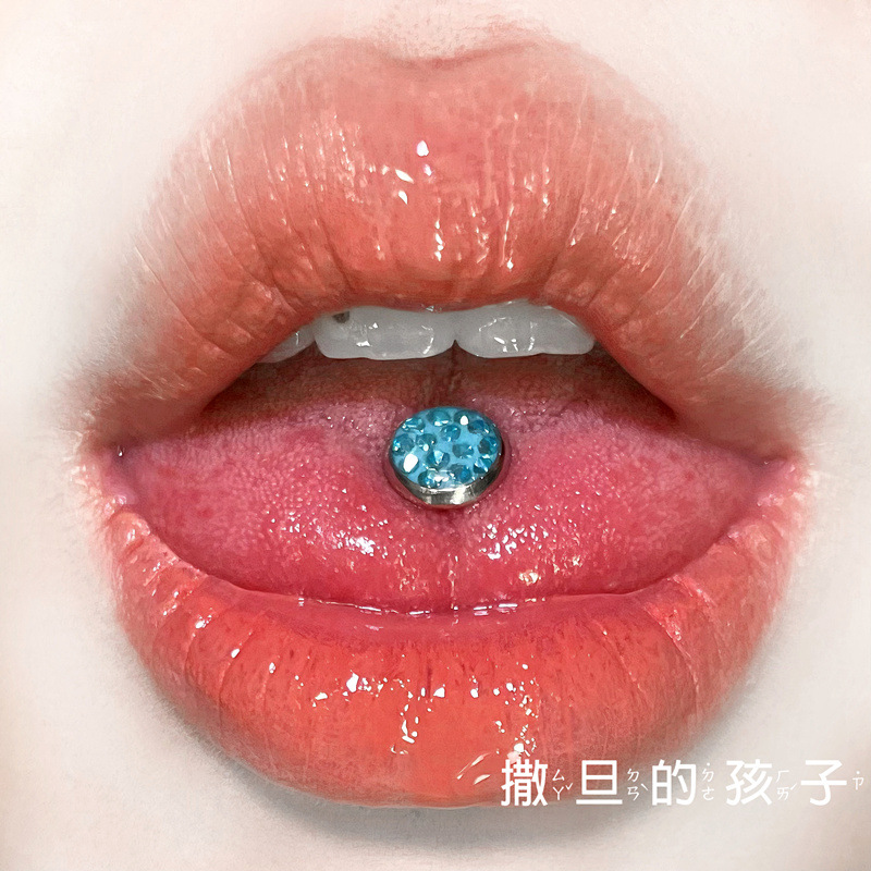 Pointed titanium steel lip stud product view