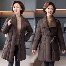 新中式妈妈冬装羽绒服中长款刺绣高档外套2025新款中老年女厚衣服