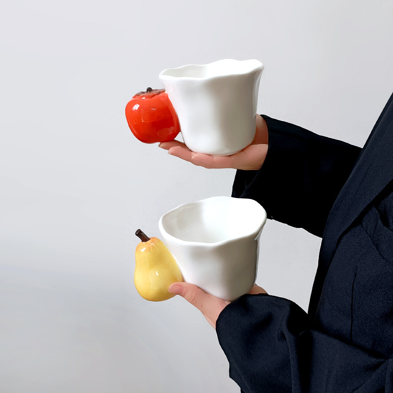 Tazas de frutas pintadas a mano tazas de cerámica copas de agua parejas de oficina en el hogar copas de nicho original regalo de cumpleaños