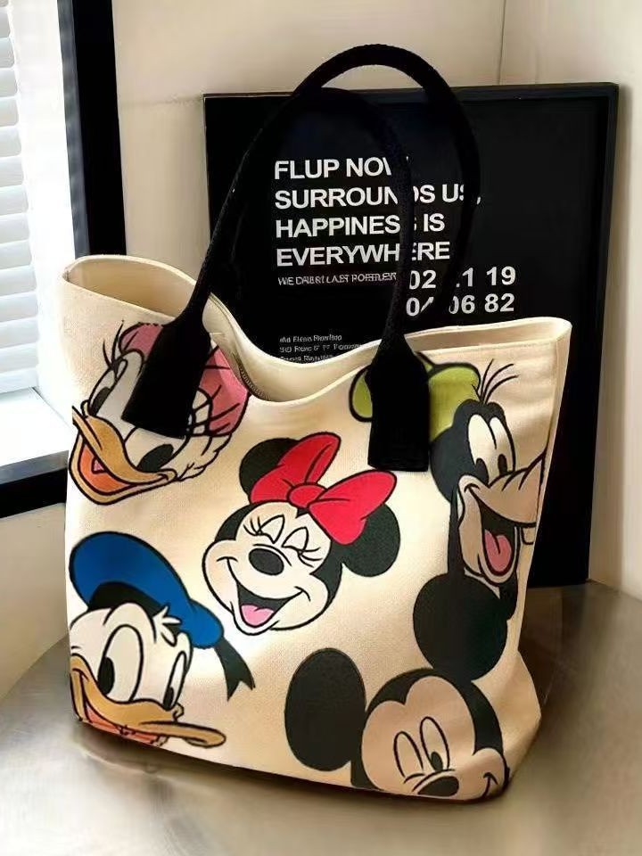 capacious shopping bag