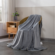 DHA0法兰绒毛毯双面绒薄毯子午休沙发空调休闲毯保暖绒床单被单黑