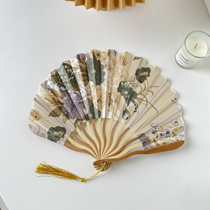 Ancient style folding fan-gold knife fan