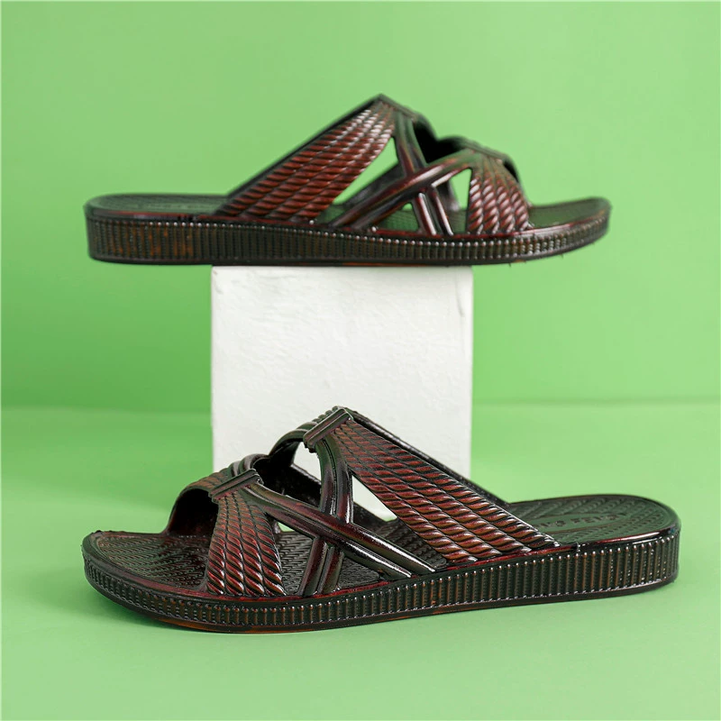 Женские тапочки на плоской подошве для женщин среднего и старшего возраста, прочные, нескользящие, домашние повседневные сандалии, в стиле ретро, с перфорацией.