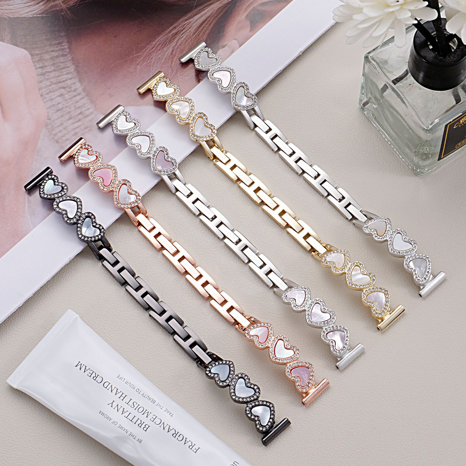 New Model Suitable for Applewatch S11 Watch Strap Heart Shell Bracelet Wrist Strap Niche Metal Women's Watch Strap