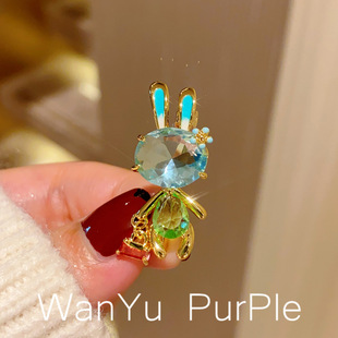 Super Beautiful transparent blue green clear bunny anti-exposure collar pin buckle elegant personality shirt collar flower brooch
