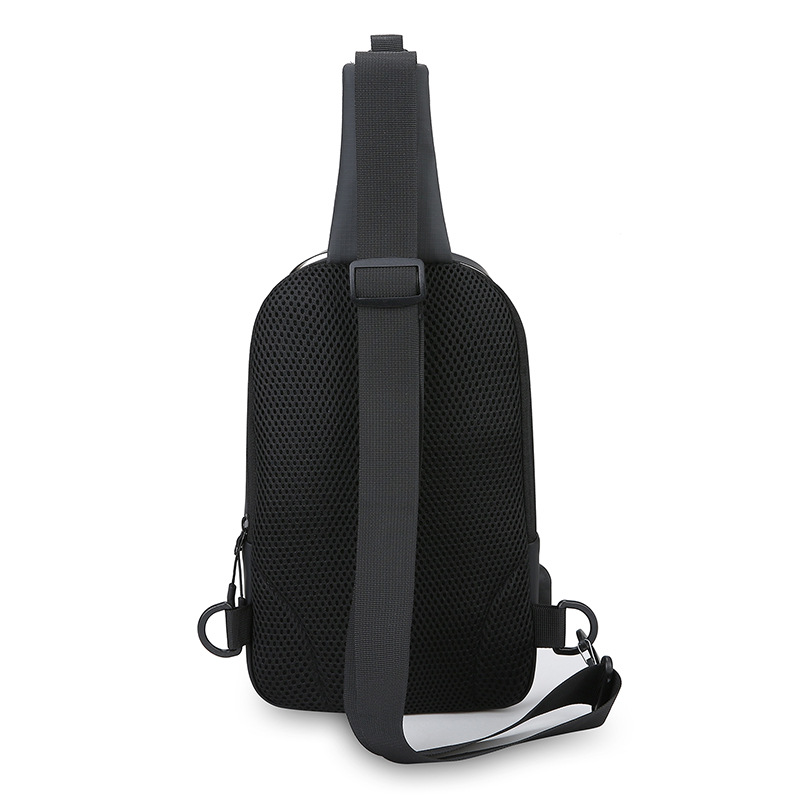 Bolsa de pecho, mochila de hombre, película de cuero a prueba de rociadores, bolsa de pecho de hombro, bolsa de brazo inclinada, mochila recargable USB de gran capacidad