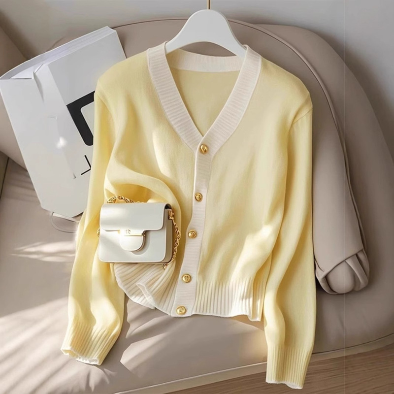 Early Spring New Style Chanel Style Foreign Style V-Neck Long Sleeve Light Yellow Milk Huhu Knitted Sweater for Women