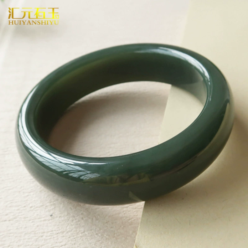 Имитированная нефритовая bracelet