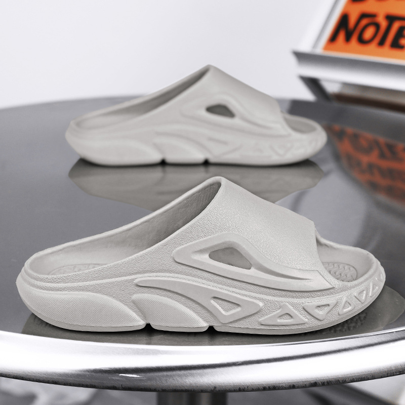 Zapatillas para hombres verano nuevo color anti-deslizante fondo grueso sensación de mierda una palabra fría zapatillas huecas cómodas zapatillas de playa casuales