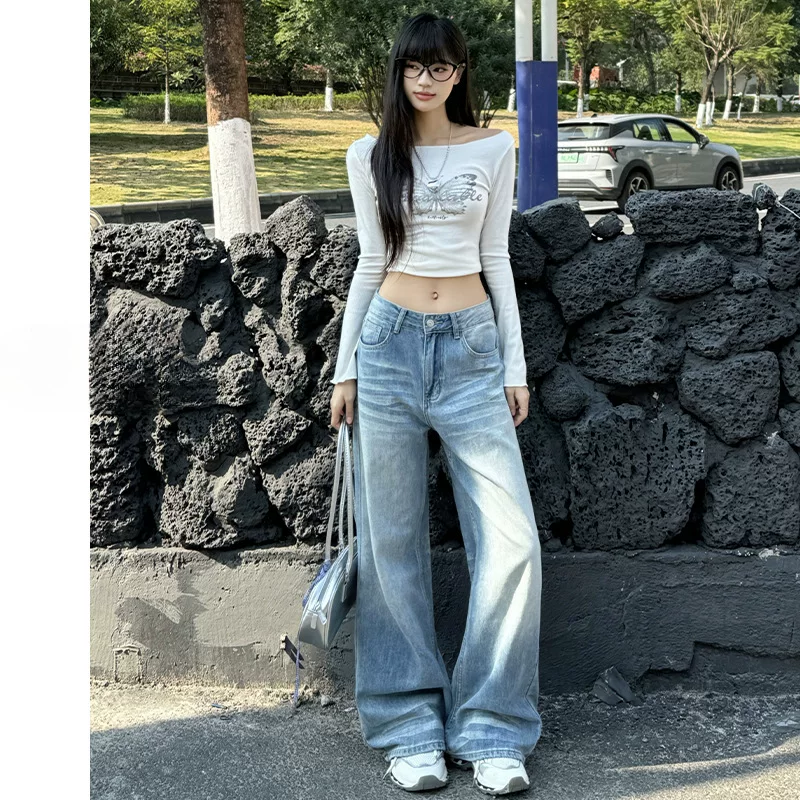 Голубые весенние джинсы, дизайнерские брюки, тренд сезона, высокая талия, свободный прямой крой