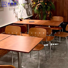 原木風カフェ海洋板テーブルと椅子の組み合わせミルクティーの甘い店の商用実木テーブルは簡単で小さいテーブルです。