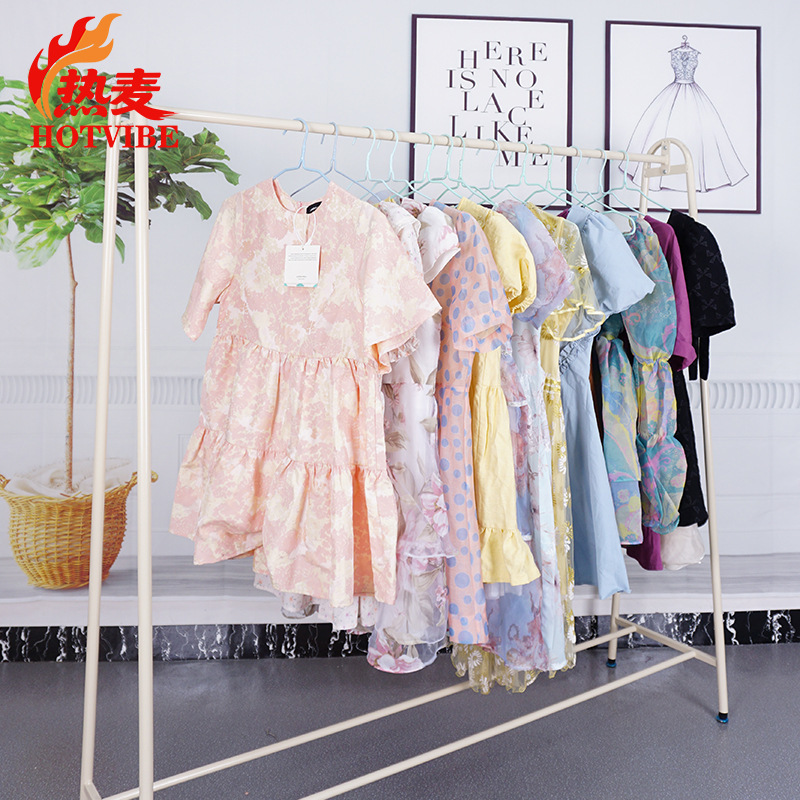 Second-Hand Miscellaneous Girls' Short Dresses, Sweet and Fresh Student Dresses, Mixed Batch Wholesale of Scrap Fabric Second-Hand Miscellaneous Girls' Short Dresses, Sweet and Fresh Student Dresses, Mixed Batch Wholesale of Scrap Fabric
