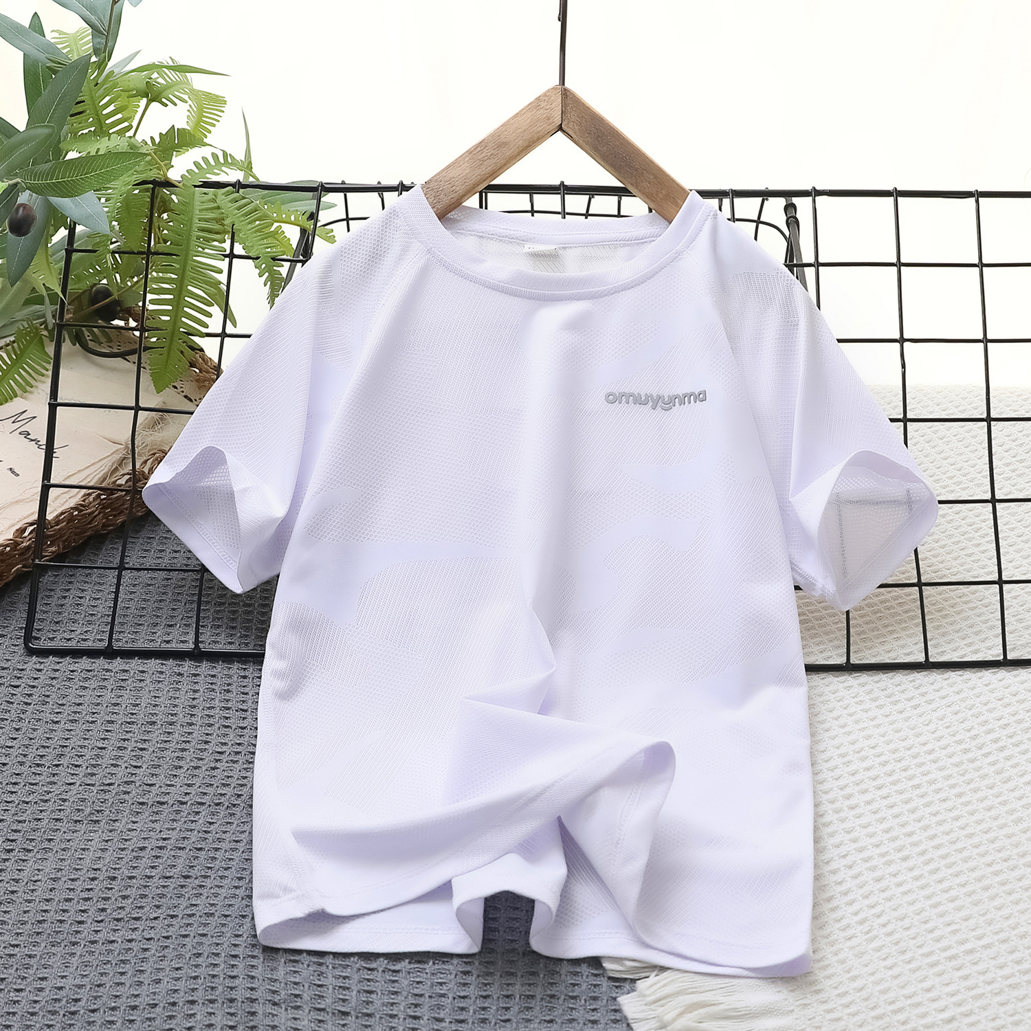 Camiseta de manga corta de secado rápido con temática de panda para niños, camiseta transpirable de malla de secado rápido para niños, ropa deportiva para niños de Qingdao