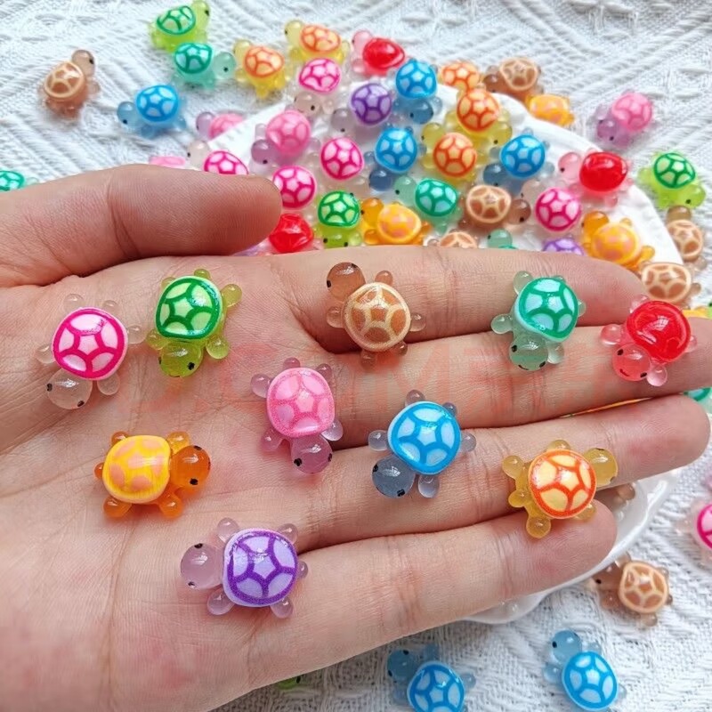 New in stock luminous tremolo explosions 1.8 small turtle resin small ornaments accessories diy parts accessories wholesale New in stock luminous tremolo explosions 1.8 small turtle resin small ornaments accessories diy parts accessories wholesale