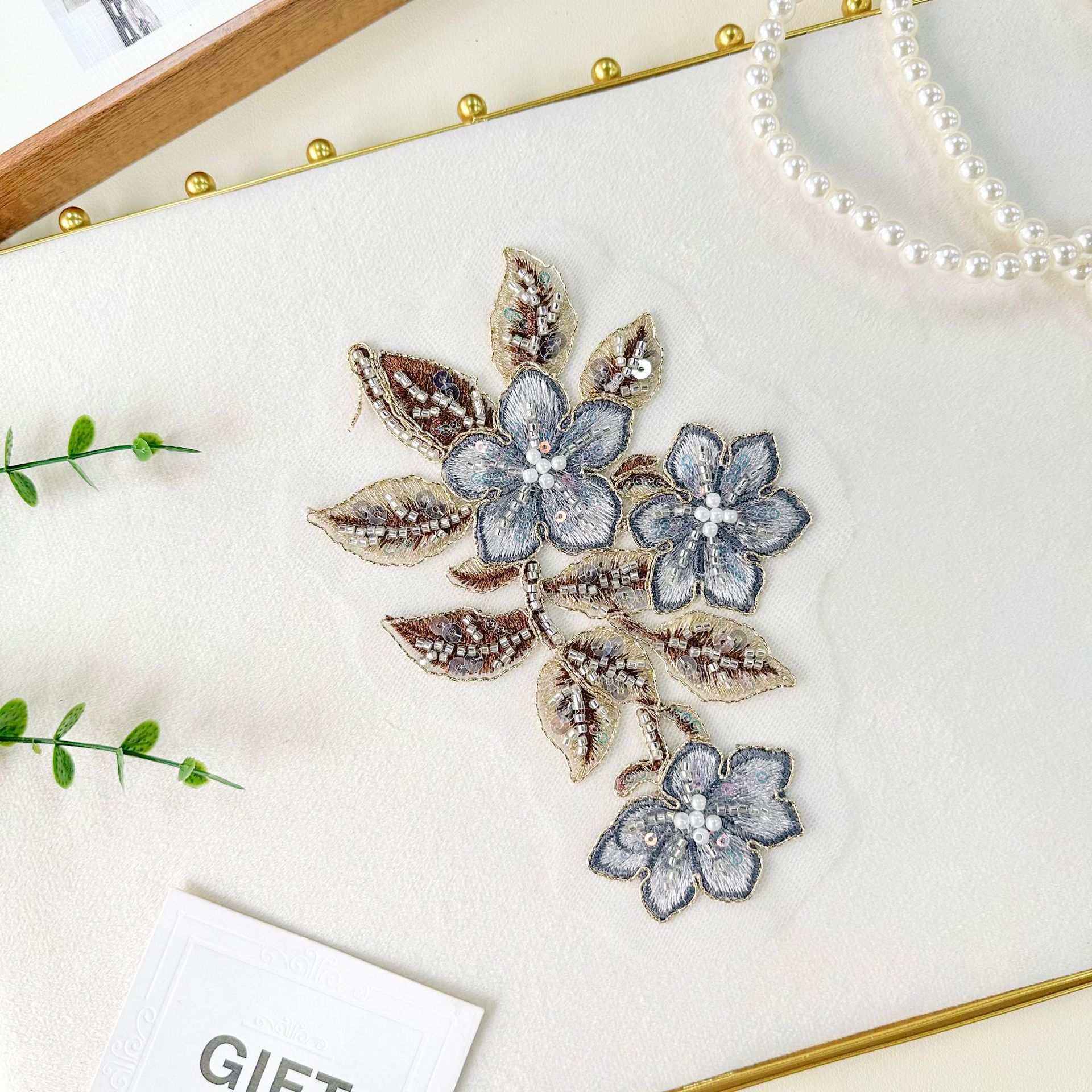 Cuentas de encaje hechas a mano parche bordado azul-púrpura / rojo marrón / gris-verde cuentas de clavos de flores de tres colores accesorios decorativos DIY image 5