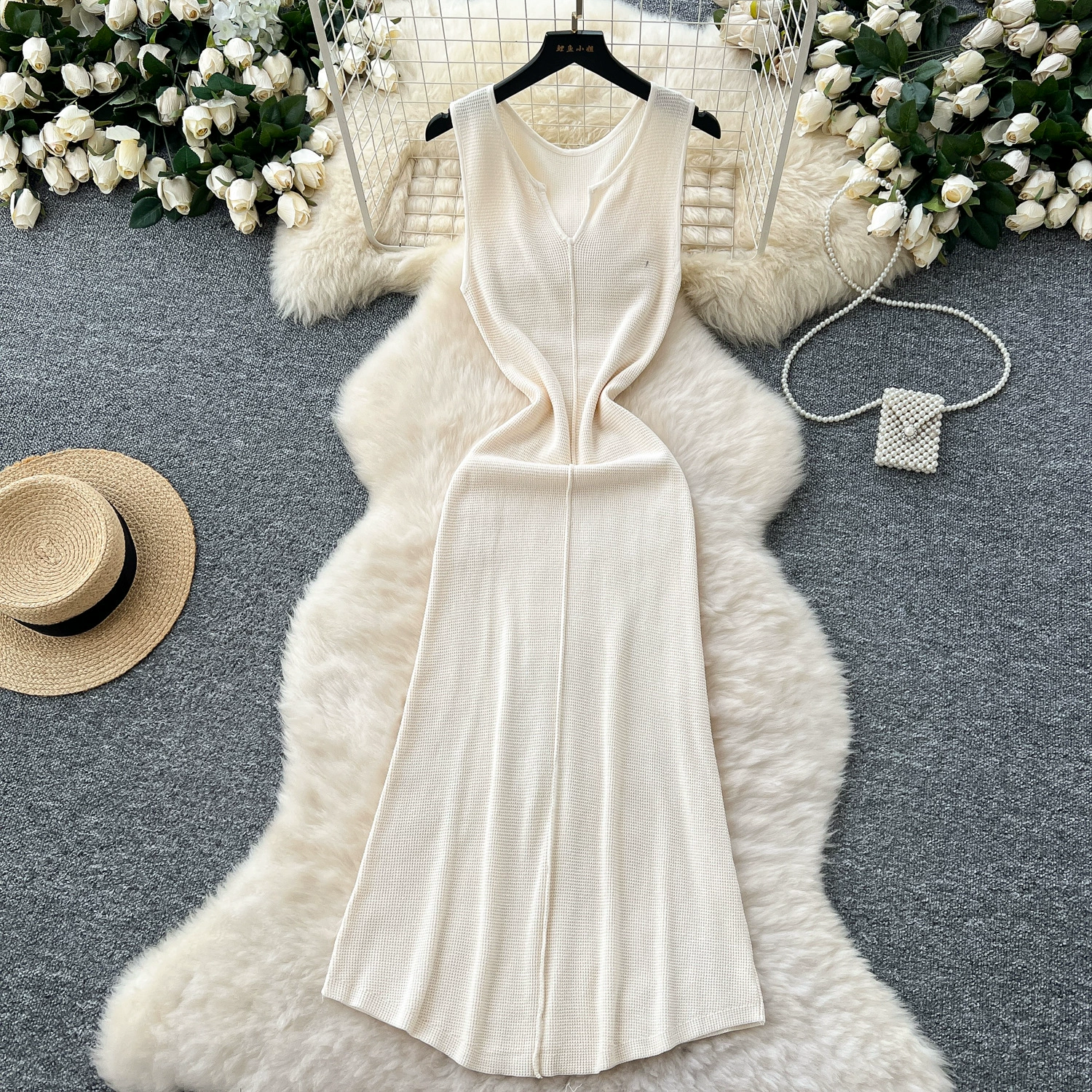 Богиня Фан Сяочжун Сексуальное платье без рукавов с V-образным вырезом