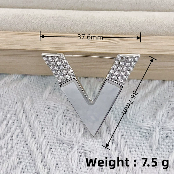 Large V-shaped point diamond white K