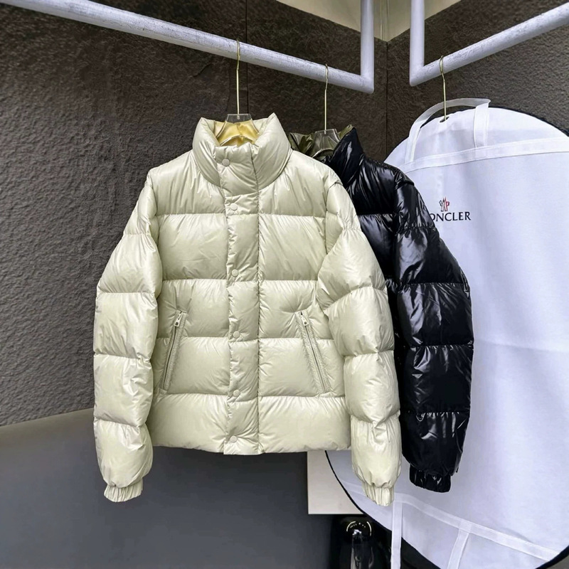 Exclusive Edition: M Mengjia New Men's Down Jacket, High-Quality Green Fat Man with Sleeve Logo, Stand-Up Collar, Short Coat Exclusive Edition: M Mengjia New Men's Down Jacket, High-Quality Green Fat Man with Sleeve Logo, Stand-Up Collar, Short Coat