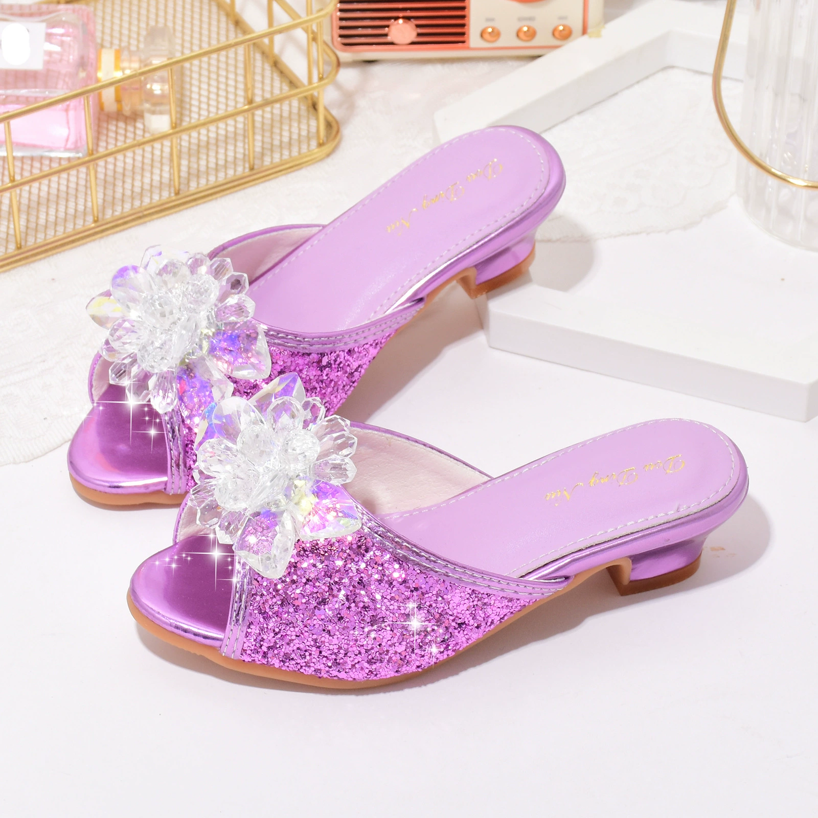Детские хрустальные туфли Летние маленькие девочки тапочки принцессы обувь милые девушки туфли на высоких каблуках носить холодные тапочки