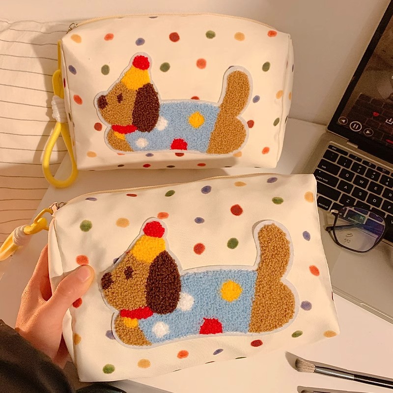 Bolso de maquillaje de mano de perro salchicha de lunares Bolso de embrague portátil para niñas Bolso de almacenamiento de viaje de negocios de gran capacidad Bolso de lavado