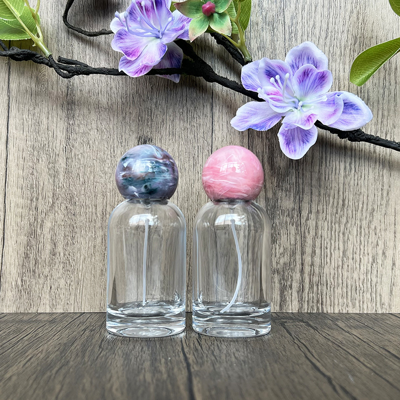 现货供应B042-50ml简约圆瓶香水喷雾化妆品分装瓶/便携式按压空瓶