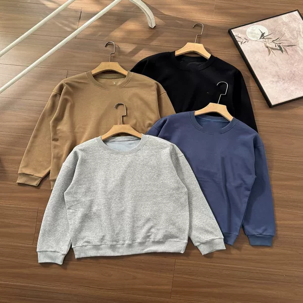 70519 New hooded sweatshirt