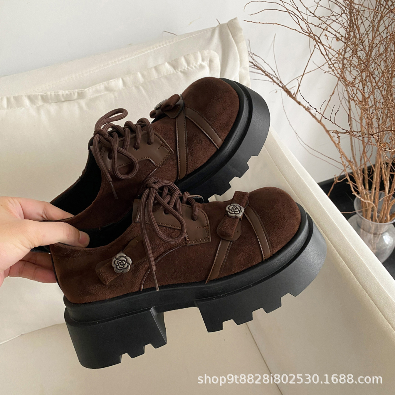 2026 primavera vestido universal aumento de altura zapatos marizhen retro transfronterizos franceses tacones gruesos zapatos de boca profunda