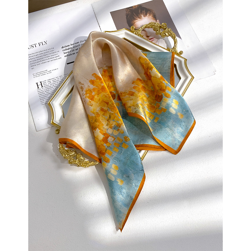 軽い豪華な北欧風の紫色の朝顔の花のプリントの绢糸のスカーフの女性の高級な気質の100% シルクの小さい方のタオル