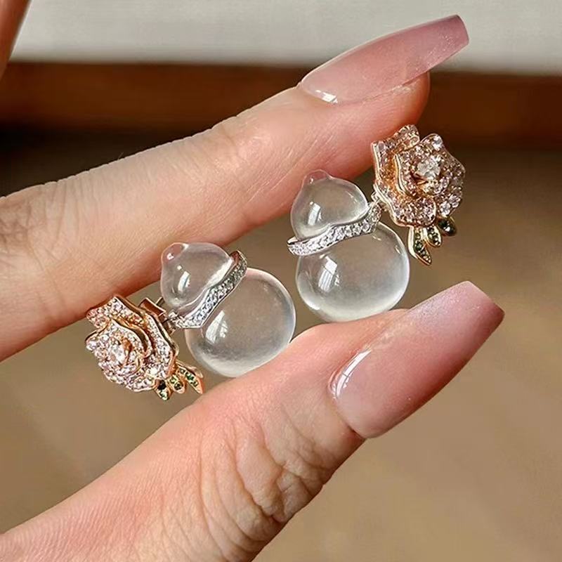 Pendientes de flores de color dopamina Pendientes dulces y frescos de primavera y verano Pendientes pequeños y elegantes de alta gama para mujer