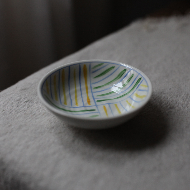 Colorful pill-shaped delicacies with diameter 9 and height 2.5CM