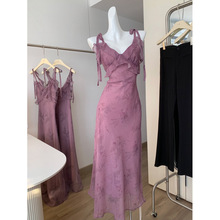 气质女神度假风连衣裙女夏季法式茶歇感设计修身紫色长裙