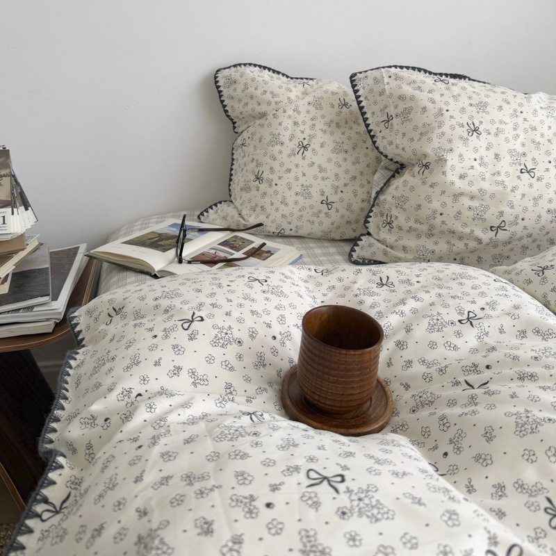 Cama fresca con cuatro piezas de algodón 100% cubierta de edredón de algodón dormitorio con tres piezas de sábanas de cama super suave ~ dormir desnudo ~