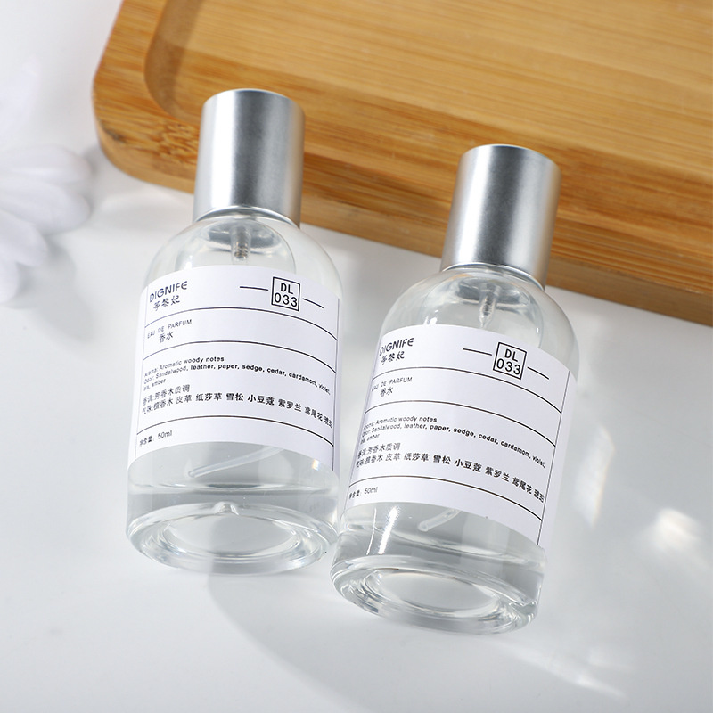 Perfume de laboratorio de Lifei, fragancia de sándalo, fragancia de larga duración, fragancia de tipo plano, reemplazo fresco y natural, 50ml al por mayor.