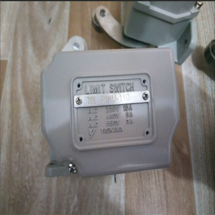 PIKU-110R25A限位开关PSMO-25EITH接近开关PSKO-020B0   PIKU-110