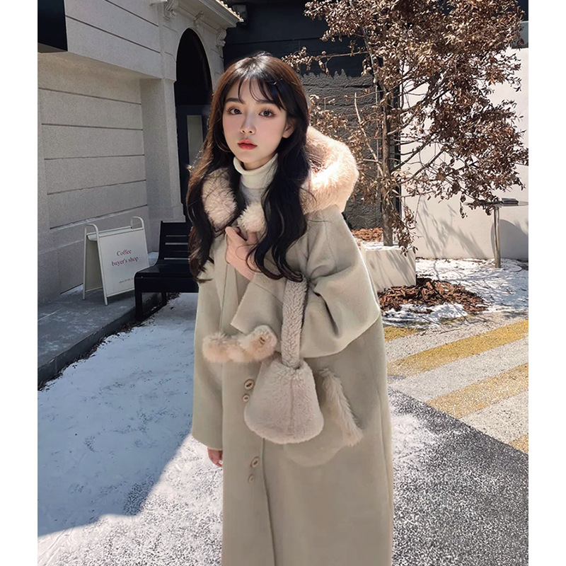 啵啵奶绿可爱甜美年轻毛呢大衣毛毛领外套女秋冬季新款中长款潮流