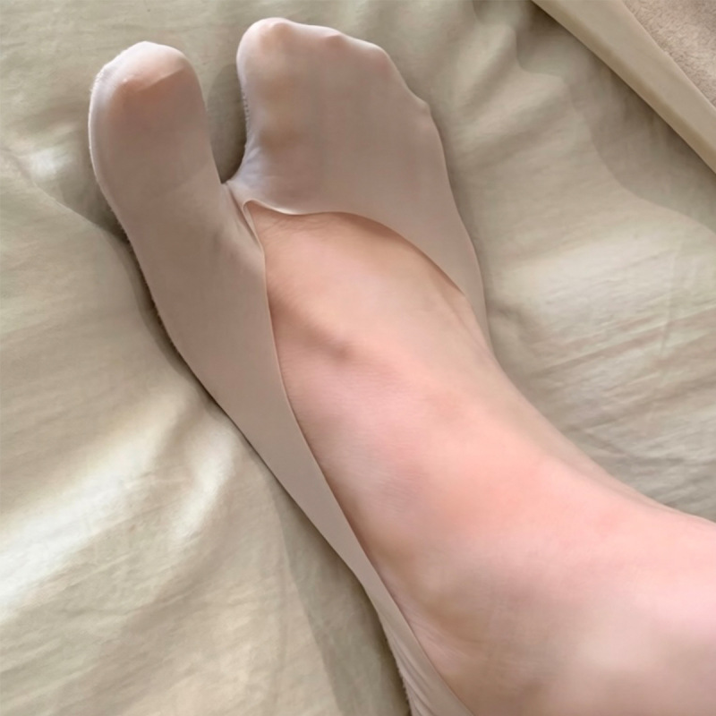 Split-Toe Socks, Summer Thin Style, Boat Socks, Same Style as on Xiaohongshu, Shock-Absorbing, Non-Slip, No-Slip Heel, Cotton Sole, Two-Toe Breathable Invisible Socks