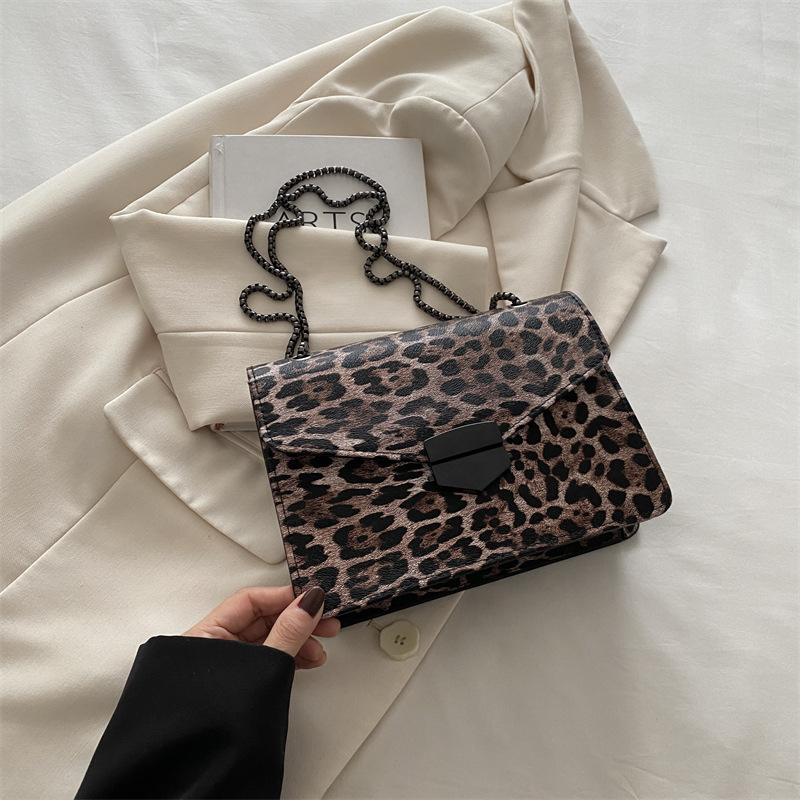 2024 nuevo diseño de nicho de cadena popular de este año, bolso de hombro pequeño, bolso de leopardo de alta calidad de gran capacidad