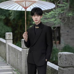 春秋の新型中国式のボタンのスーツの男性のスーツは婚約します。