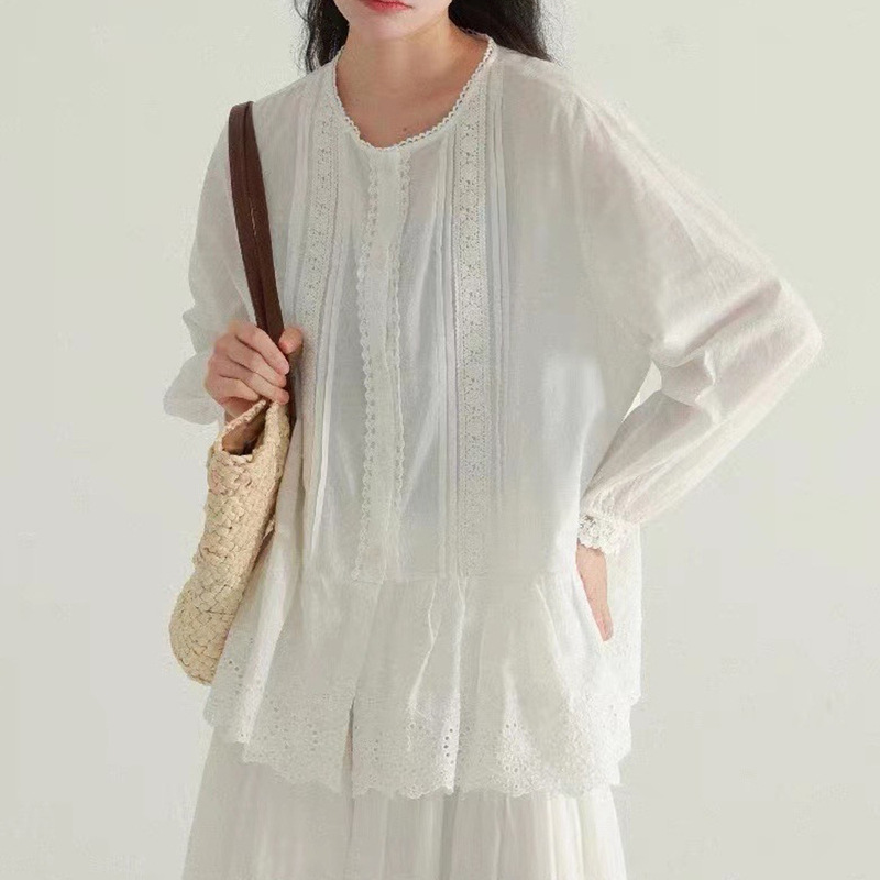 Japanese and Korean Style Lace Hollow Shirt New Cotton Round Neck Embroidered Doll Shirt with Front Buckle Loose Lantern Sleeve Blouse
